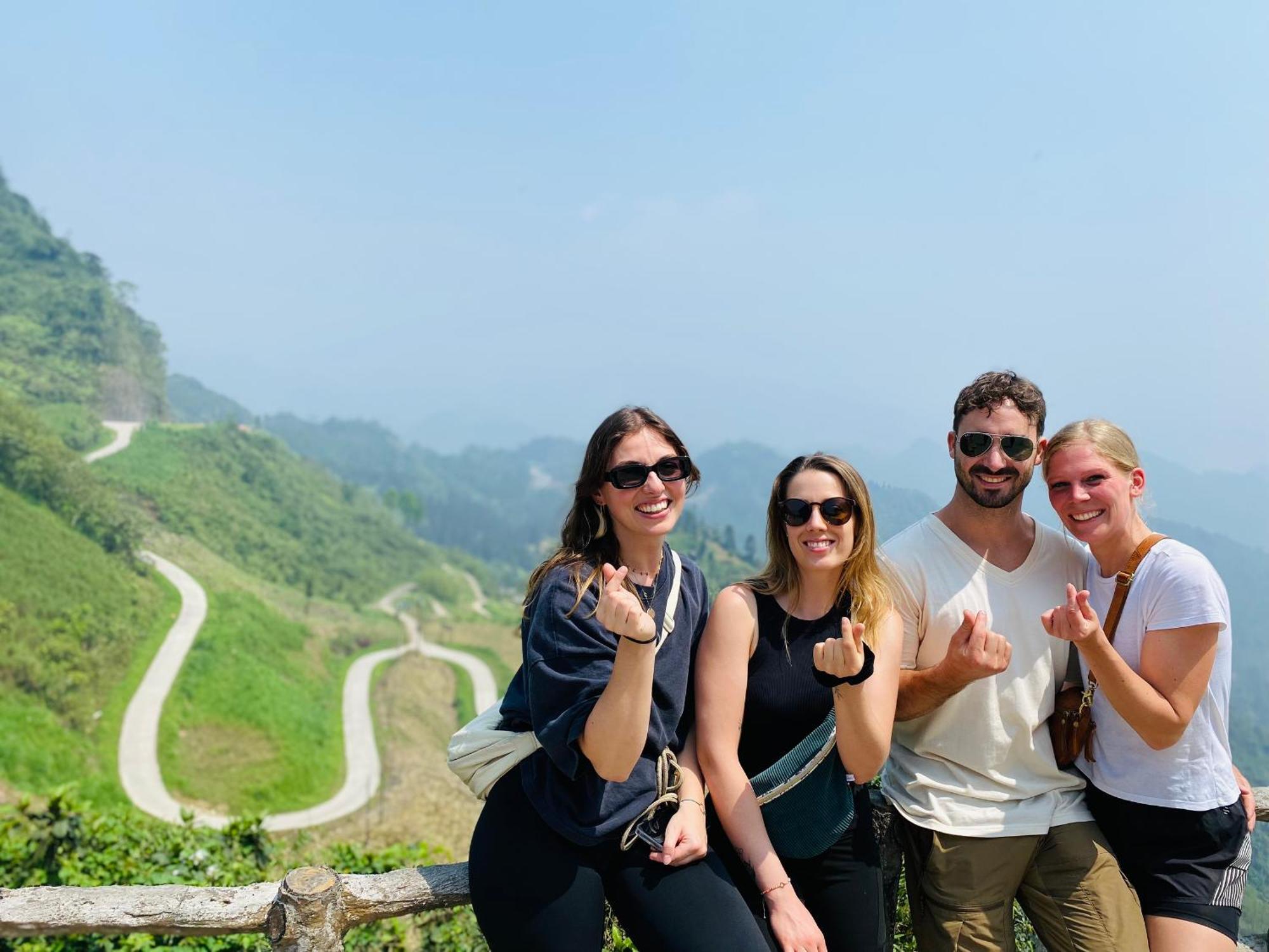 하 기앙 Strawberry House , Tour & Motorbikes Rentel B&B 외부 사진