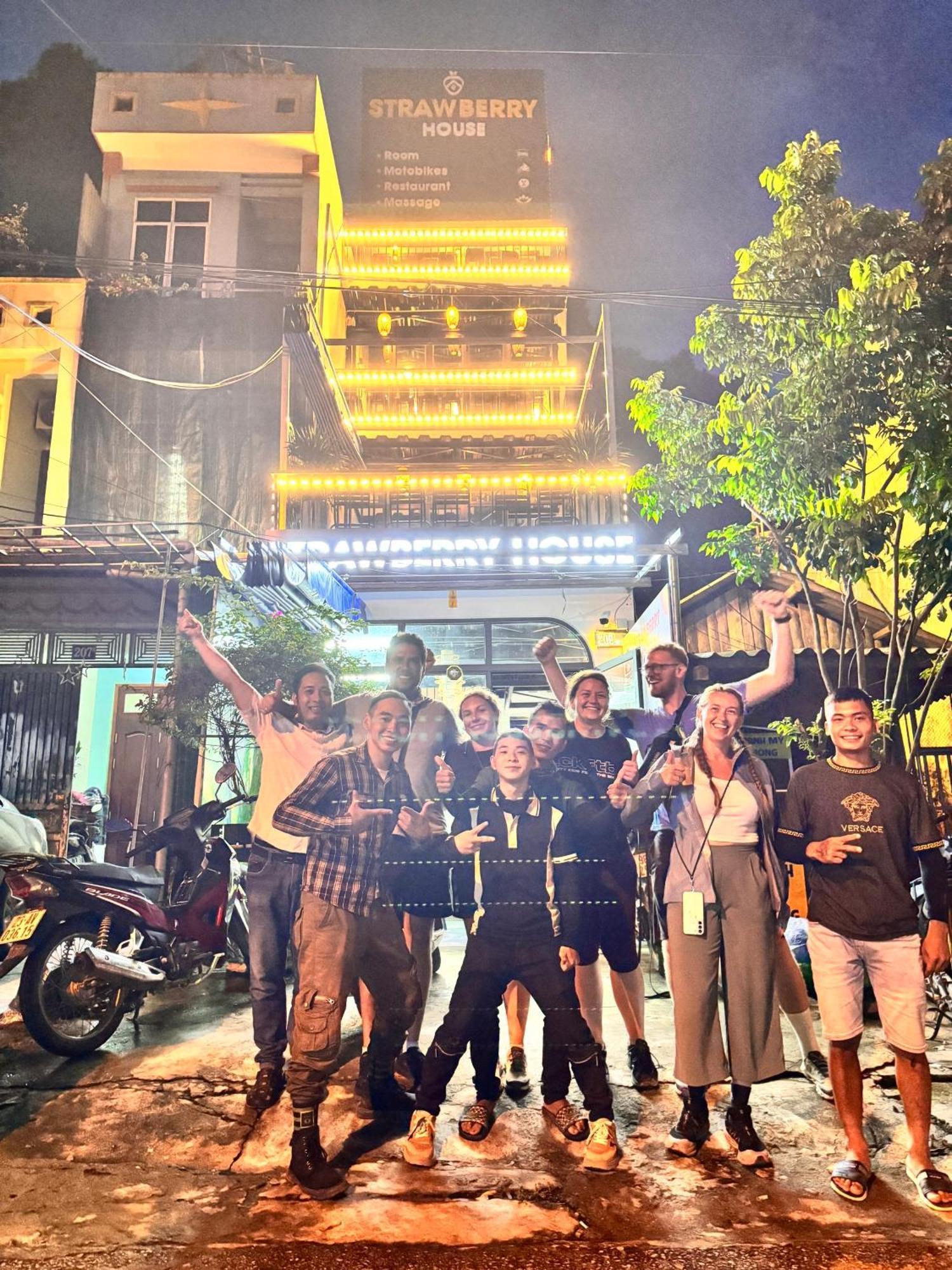 하 기앙 Strawberry House , Tour & Motorbikes Rentel B&B 외부 사진