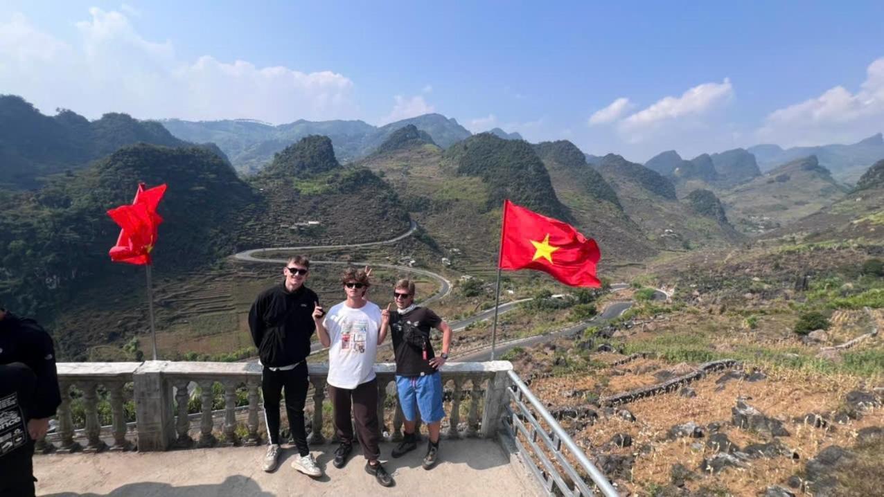 하 기앙 Strawberry House , Tour & Motorbikes Rentel B&B 외부 사진